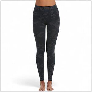 Spanx Look At Me Now Seamless Shaping Leggings Black Camo Gray Leggings NWT M
